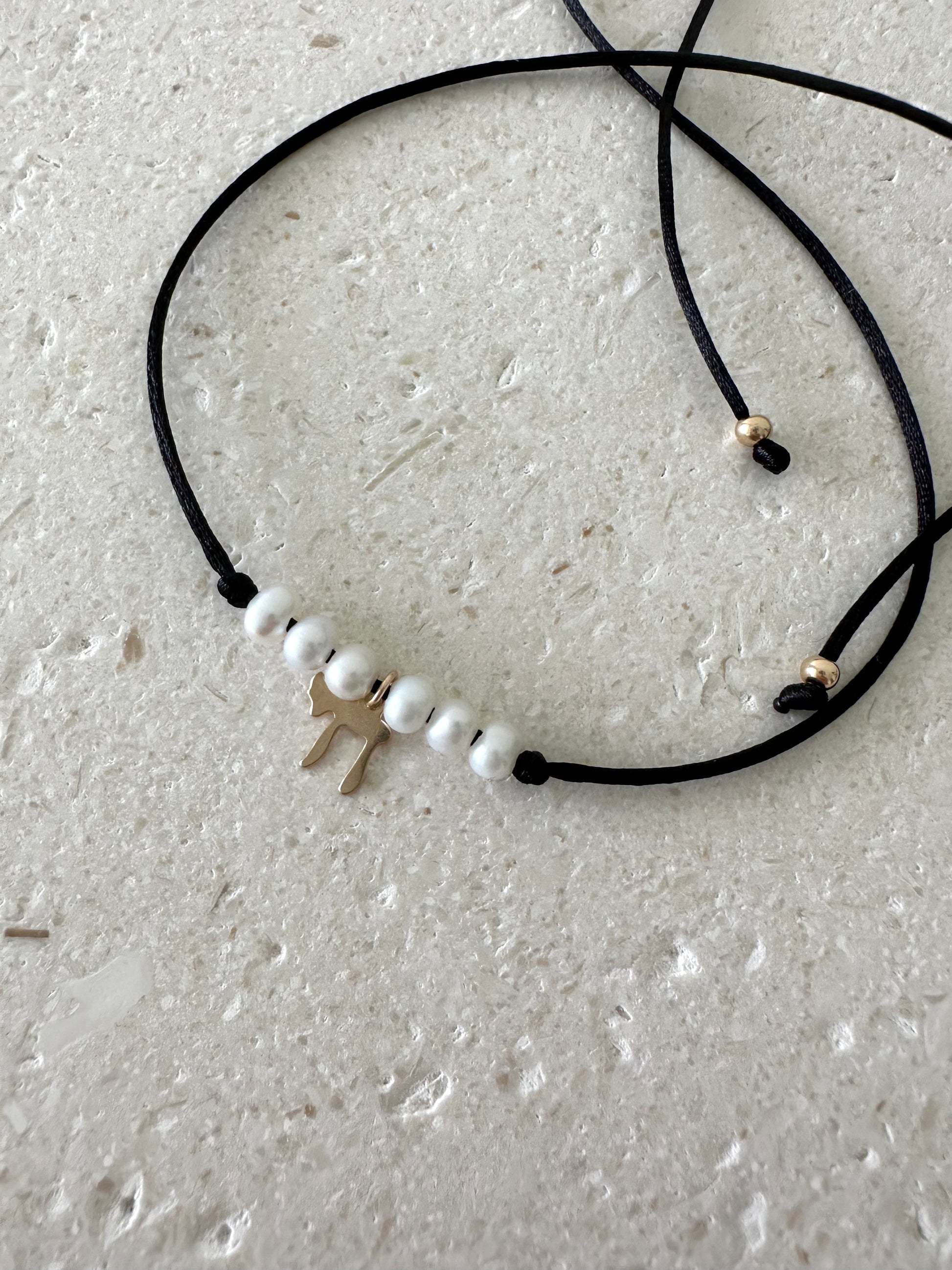 Classy Karbon Stone Pearl Beads Chokar Necklace
